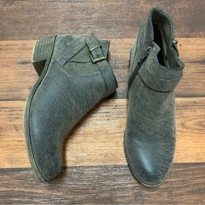 Dominique Nicole Women's Size 6.5M Brown Ankle Boots Block Heel Buckle Detail